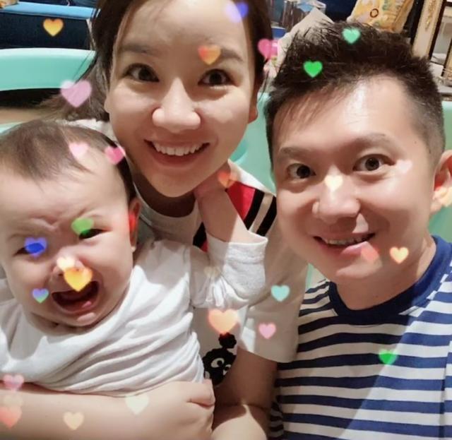 央视主持人高调秀恩爱晒全家福却被嘲不干正事本人回呛显情商