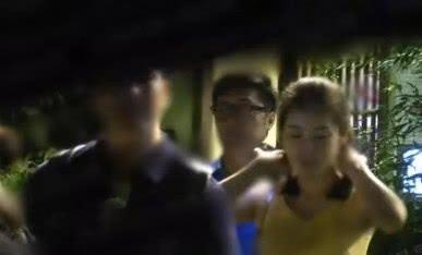 李湘|李湘晒狗图内涵王岳伦？心事疑被网友猜透，女神果真有才