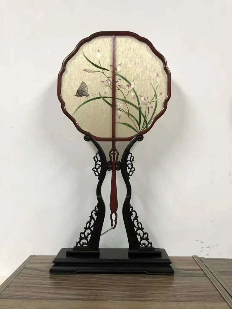 兰花蝴蝶|【精品苏绣欣赏】《兰花蝴蝶》