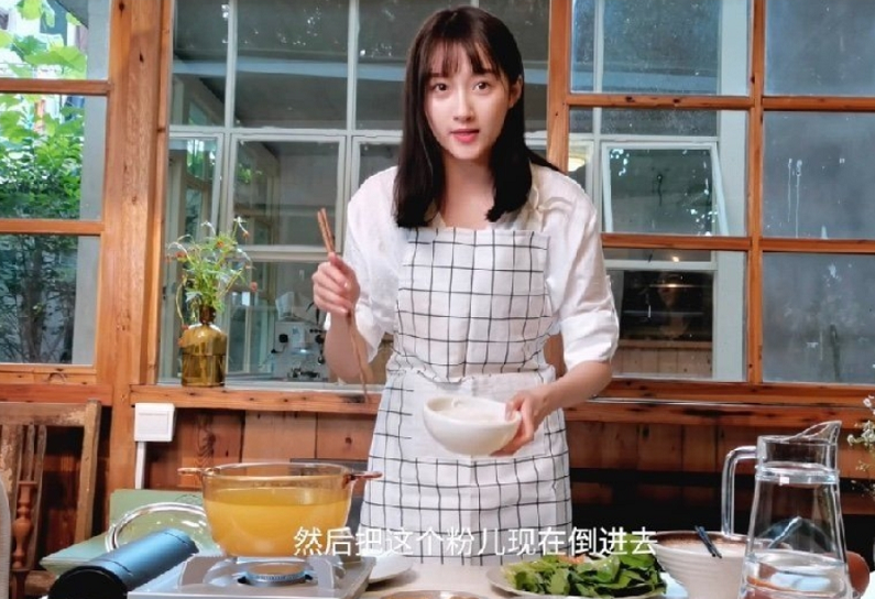 鹿晗|小情侣没商量好？鹿晗宋妍霏戏内超长拥吻，关晓彤刻意与男星避嫌