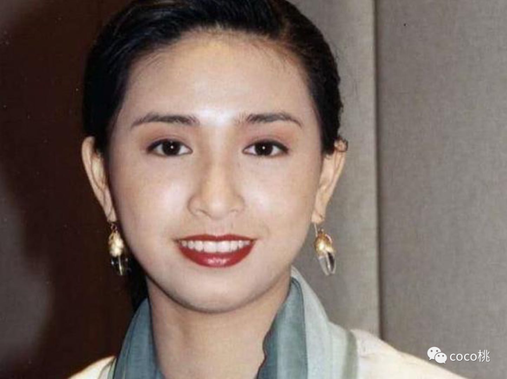 李嘉欣|从老牌最美港姐到嫁豪门，李嘉欣都得喊她一声大前辈！
