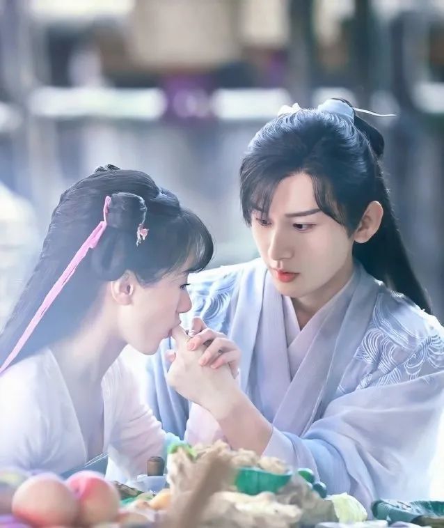 成毅|成毅，用《琉璃》实力证明，他是唯一的离泽宫小公主