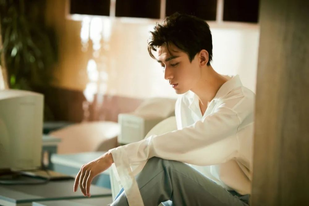 成毅|成毅，用《琉璃》实力证明，他是唯一的离泽宫小公主