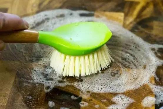 弓形虫病|血清弓形虫IgM抗体阳性，CD4小于等于200的艾滋病人，具高危险性