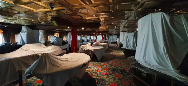 新冠疫情|邮轮雇员因疫情被困邮轮近一年，钱已花光，至今无法回家