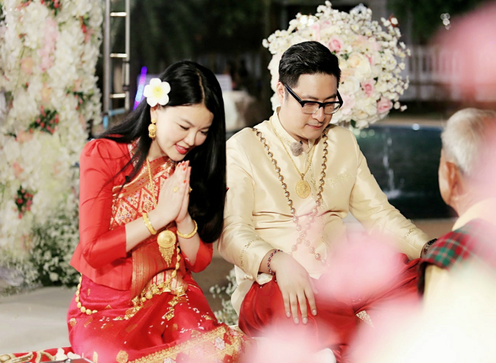 二次被曝亲密照李湘微博晒狗懒理传闻王岳伦的表白还算数吗