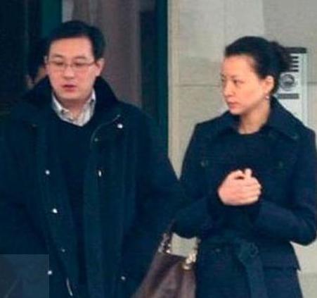 董卿|主持人董卿近况曝光，现身理发店站台气质温婉，手上戒指太吸睛