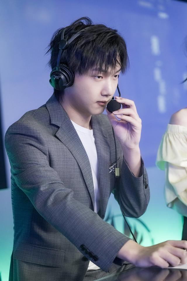 qg,fly的颜值现在有多高,看完这组照片,简直判若两人