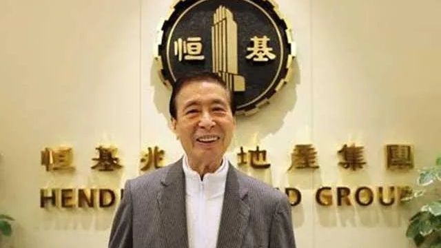 中国最富家族诞生这大佬超越李嘉诚给儿子起名李家诚