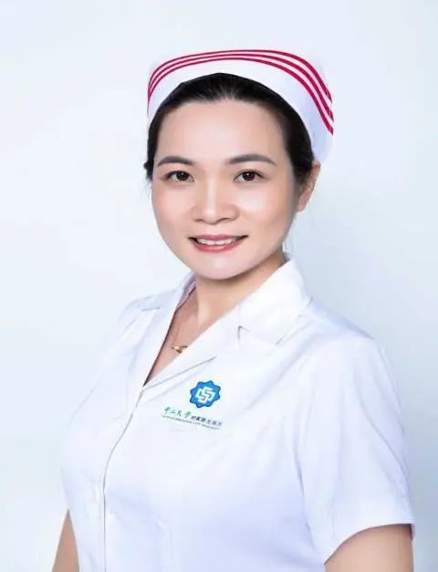 "硬核"护士长:就喜欢这一身白!