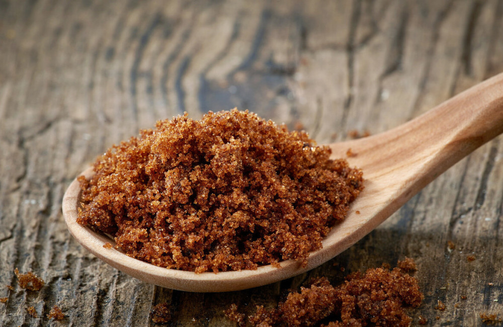 红糖|农民花3块钱买1斤红糖，蔬菜产量就能增15％？红糖叶面肥方法绝了