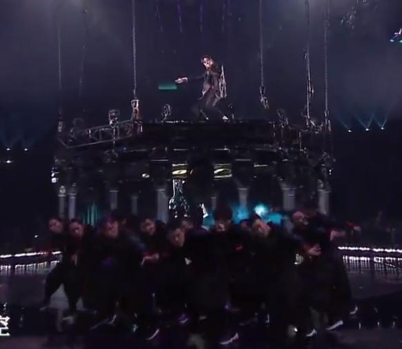 王一博|芒果汽车晚会现场：王一博念错词笑场，沈梦辰鼻子歪，周笔畅走音