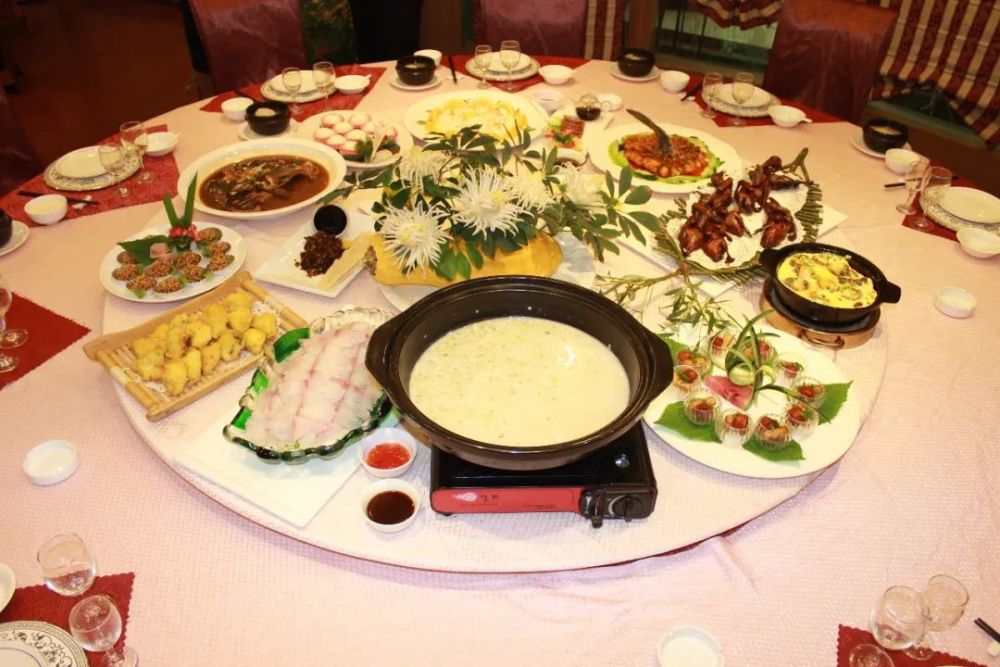 齐民大宴1▼无论脚步走多远,故乡的味道就像一个味觉定位系统,一头