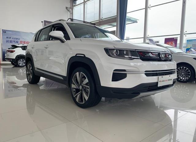 到店实拍2020款长安cs35plus蓝鲸版车长4335mm