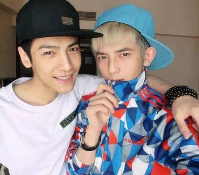 罗云熙|演员罗云熙十年芭蕾破茧成蝶 “一杯敬努力一杯敬光芒”