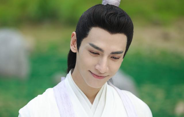 罗云熙|演员罗云熙十年芭蕾破茧成蝶 “一杯敬努力一杯敬光芒”