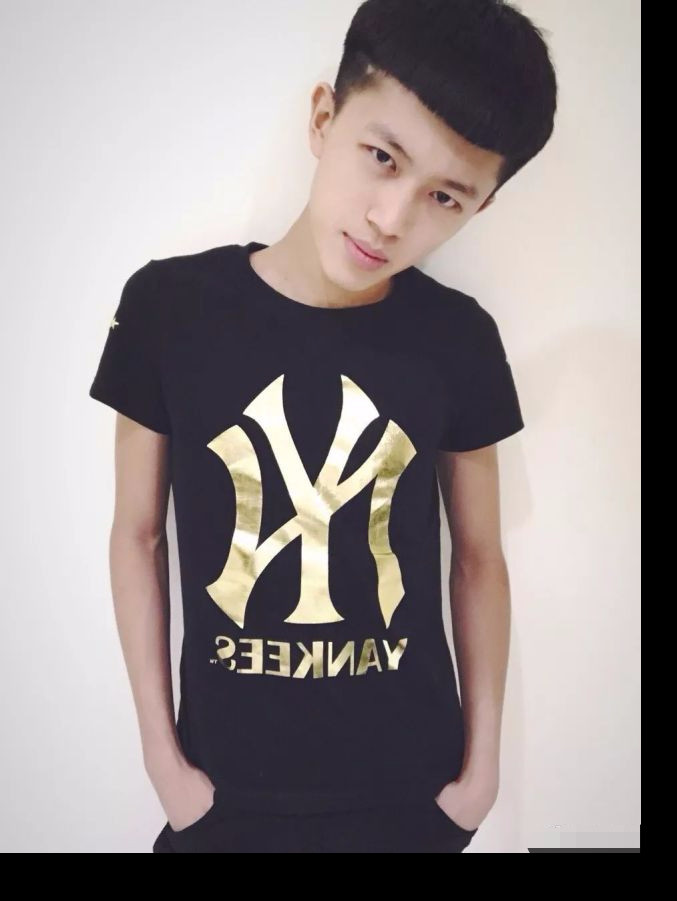 网红|16岁小混混自创社会摇疯狂吸金被封，如今狂刷百万礼物重出江湖…