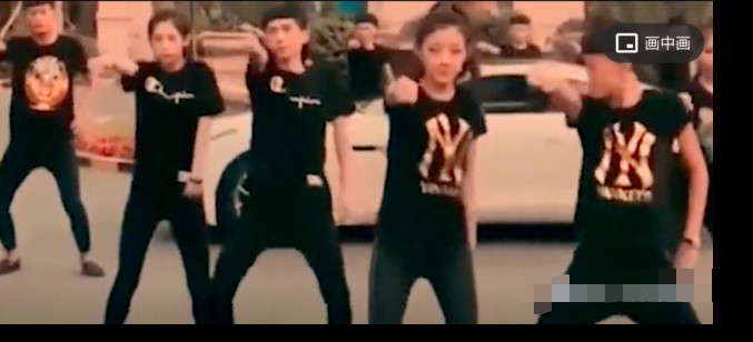 网红|16岁小混混自创社会摇疯狂吸金被封，如今狂刷百万礼物重出江湖…