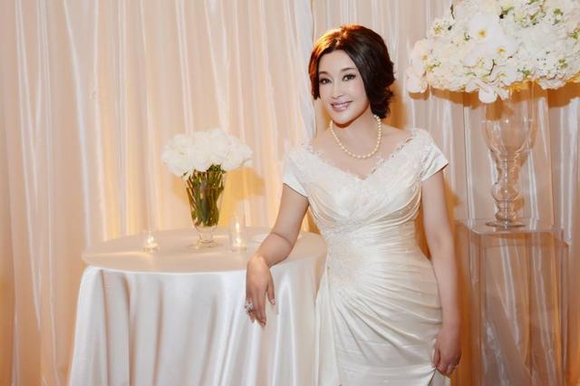 武则天|比刘晓庆还大6岁，饰演的武则天是一代经典，如今身材仍然像少女