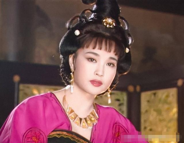 武则天|比刘晓庆还大6岁，饰演的武则天是一代经典，如今身材仍然像少女