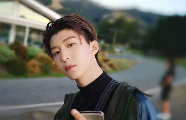 刘敏涛|刘敏涛范丞丞献唱《红玫瑰》，依偎在范丞丞肩膀上，甜度爆表可CP