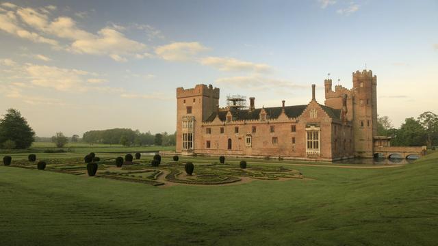 考古学家|考古学家翻修古堡，在老鼠洞内找到古代孤本书，之前世上只有一册