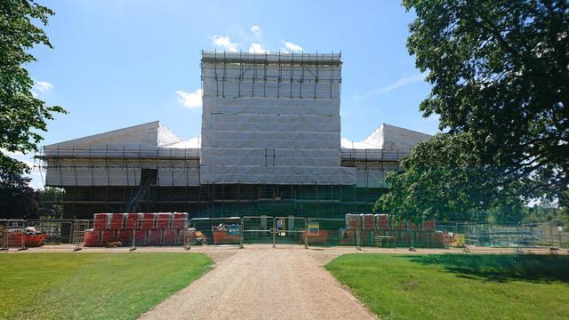 考古学家|考古学家翻修古堡，在老鼠洞内找到古代孤本书，之前世上只有一册