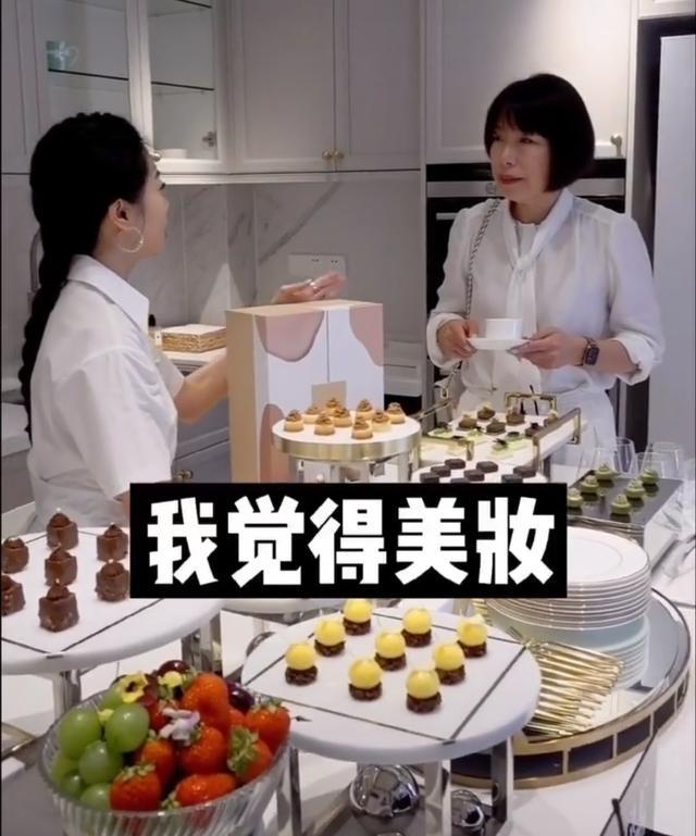 程晓玥|郑恺前女友程晓玥搬新宅，友人做客曝其近况，分手后变事业女强人
