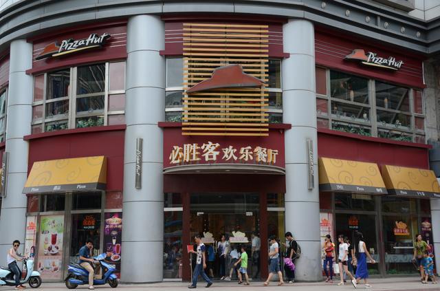 必胜客在美国闭店却在中国开，国内有2258家门店