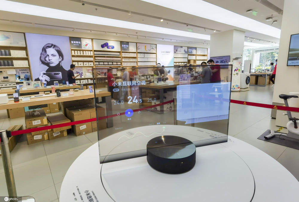 小米透明电视亮相上海小米之家