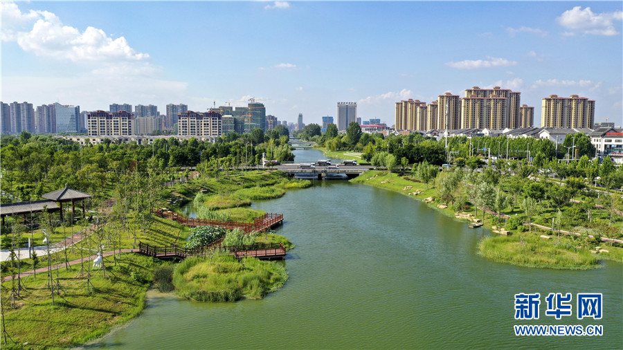 安徽省亳州市不断加大城市基础设施建设和园林绿化力度,城市公园风景