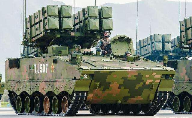 新式武器亮相高原,10公里射穿1800毫米装甲,天上地上一勺烩