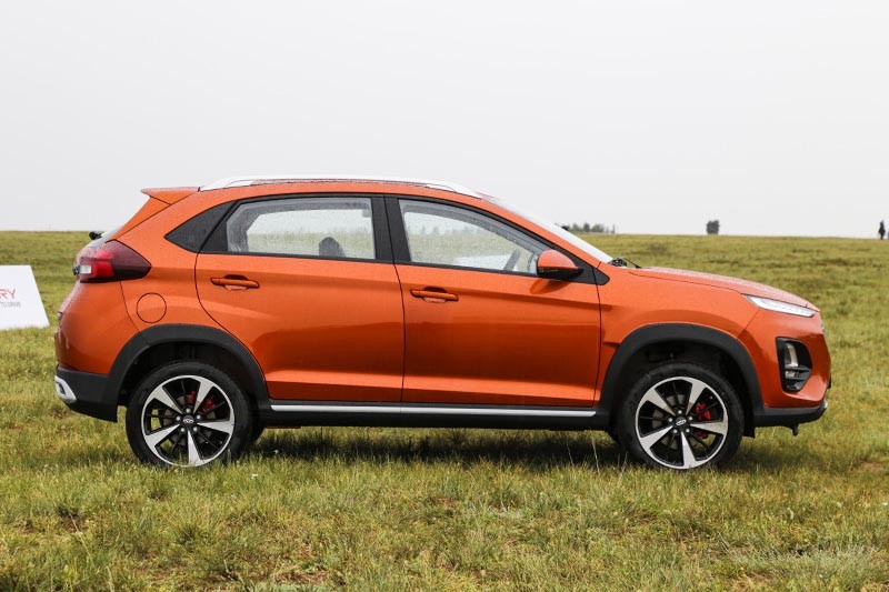 低价省力/换新再战 场地试驾奇瑞瑞虎3x plus_腾讯新闻