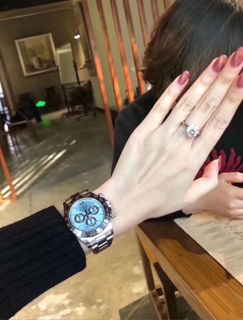 女人不爱戴表?瞬间就爱上的劳力士冰蓝迪腕表
