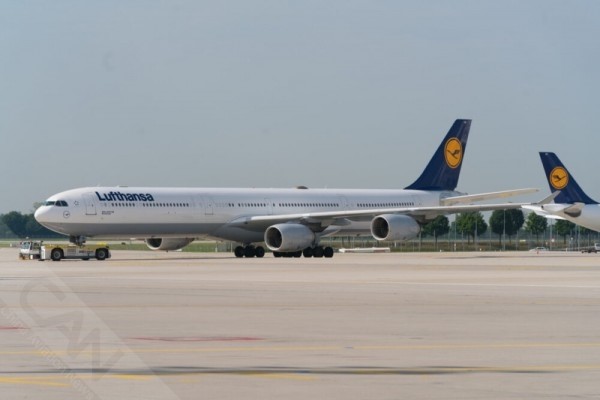 该航空公司拥有24架空客a340,分别是14架a340 -300和10架a340 -600.