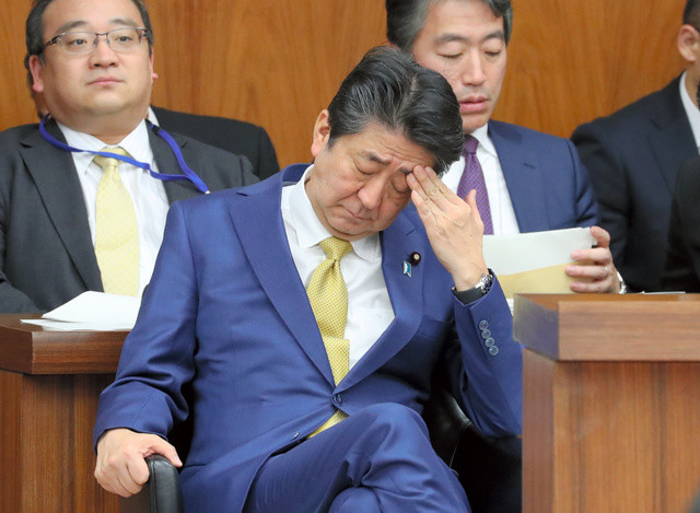 安倍晋三|休了三天“暑假”，做完体检后，安倍晋三重返工作岗位