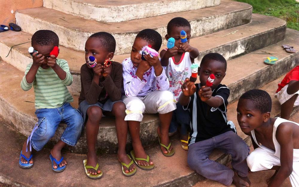 非洲_社会|非洲8岁男孩被姑姑用电熨斗烫得满身伤，只因偷吃了6毛钱的花生