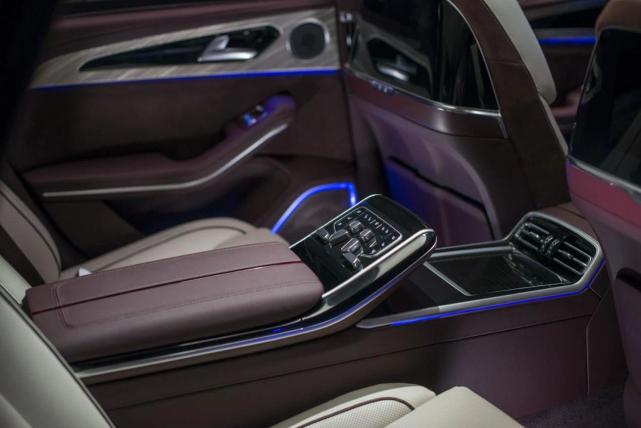 253色氛围灯的加持更让h9科技,豪华,美的气质更加淋漓尽致.