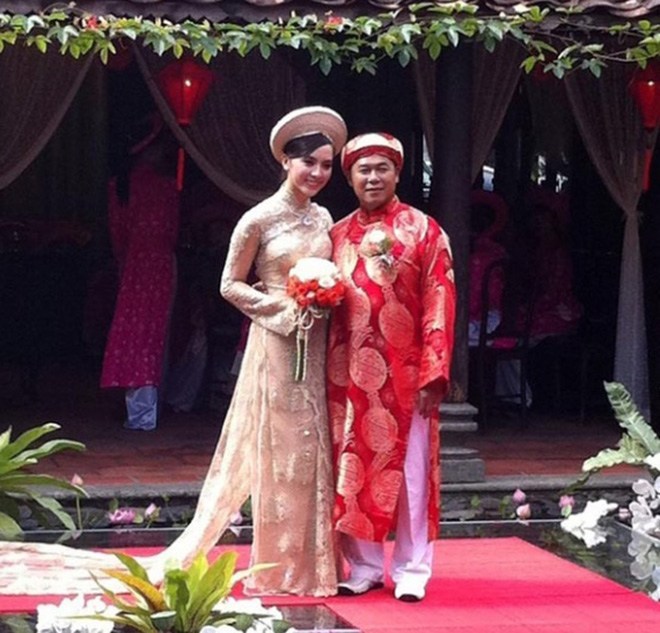 环球小姐|环球小姐21岁嫁40岁富商生2娃，现持有丈夫公司4400万股份