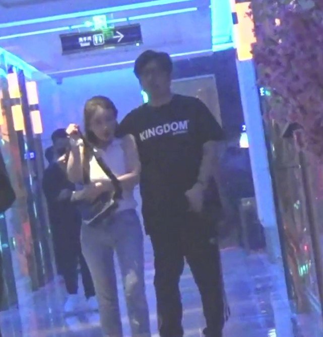 王岳伦|真要离婚？王岳伦壁咚事件再曝新料后，圈内好友删除力证他顾家爱妻的动态