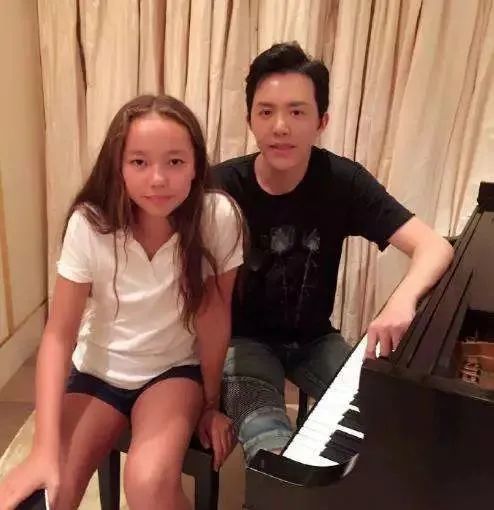 邓文迪|邓文迪女儿躺赚260亿，成最年轻亿万富翁：养娃才是最高级的本事