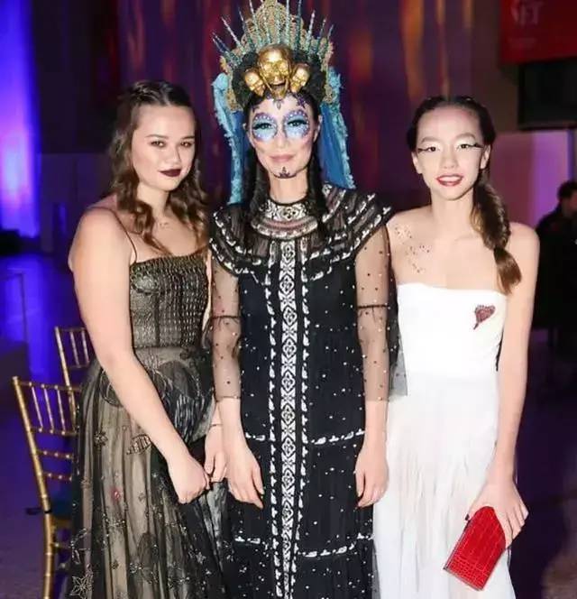 邓文迪|邓文迪女儿躺赚260亿，成最年轻亿万富翁：养娃才是最高级的本事