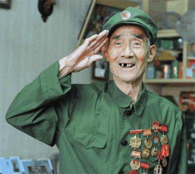 吉林战斗英雄张国富隐藏在农村,看病时院方才发现他英雄的过往