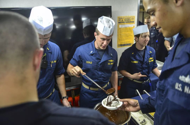 美军对冰淇淋依旧十分热衷抗战时中国驻印军在兰姆伽基地接受美式训练