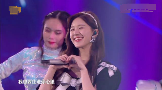 王一博|湖南卫视818炸了！黄子韬徐艺洋摸头杀，王一博“炸裂”舞台