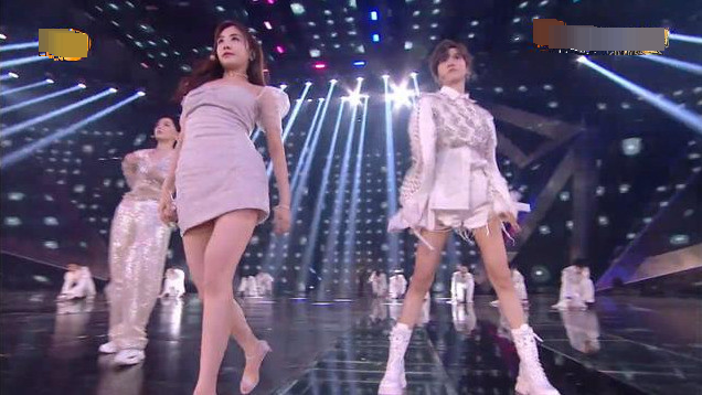 王一博|湖南卫视818炸了！黄子韬徐艺洋摸头杀，王一博“炸裂”舞台