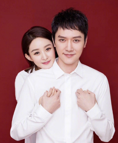 赵丽颖|赵丽颖荣登《明日》杂志封面，复古长裙配运动鞋，慵懒的气质令人心动