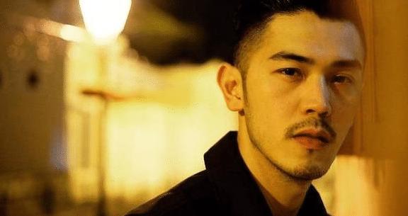 海王|16岁辍学做了10年的快递员，从200斤瘦成模特，靠演“海王”大火