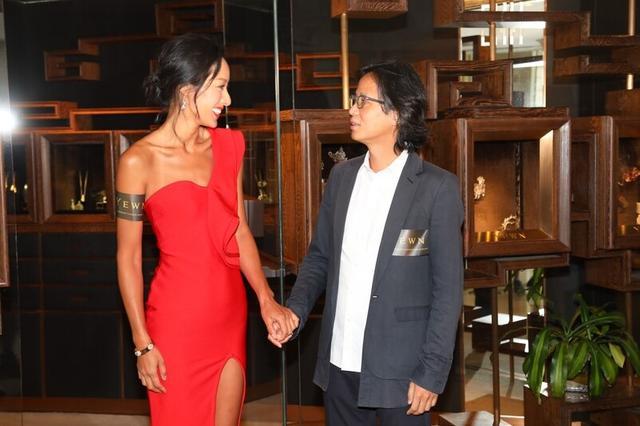 名模蒋怡和老公罕见合体秀恩爱两人相差七岁似两代人