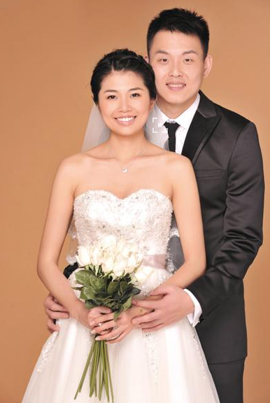 女篮卞兰曾嫁军人后离异二婚篮球同行退役后夫妻双双任教练